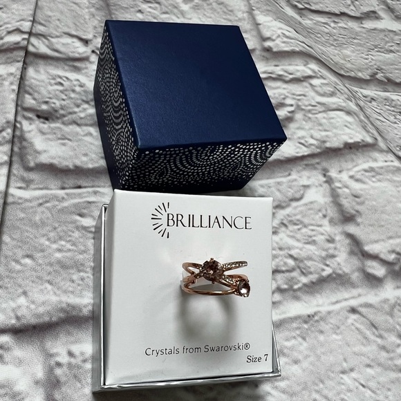 Rose gold Swarovski Crystal brilliance ring size 7 - Picture 4 of 6
